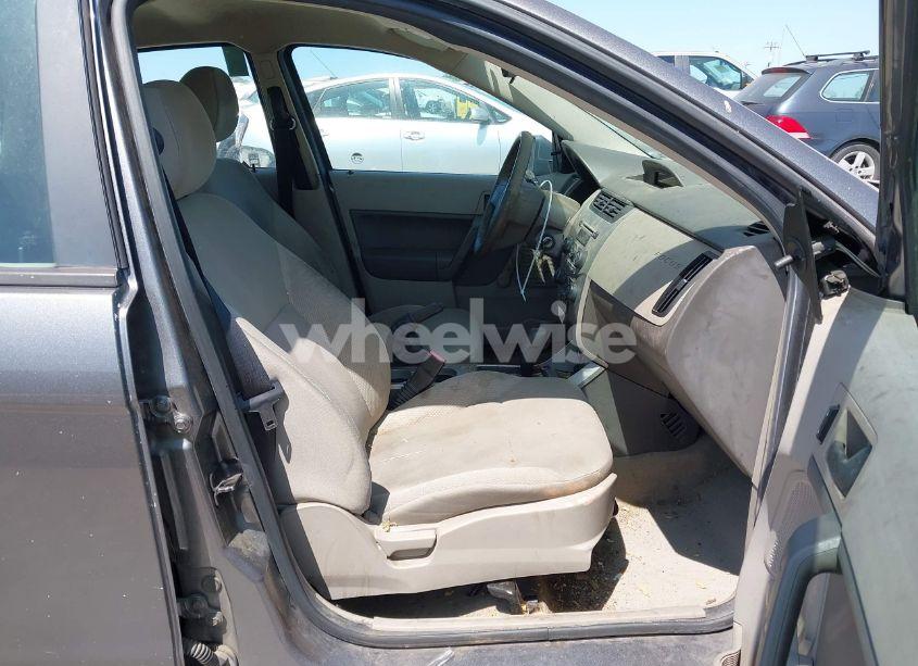 Photo 5 of 2010 Ford Focus S (VIN 1FAHP3EN2AW166268)