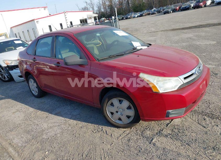 2010 Ford Focus S (VIN 1FAHP3EN3AW257274) main photo