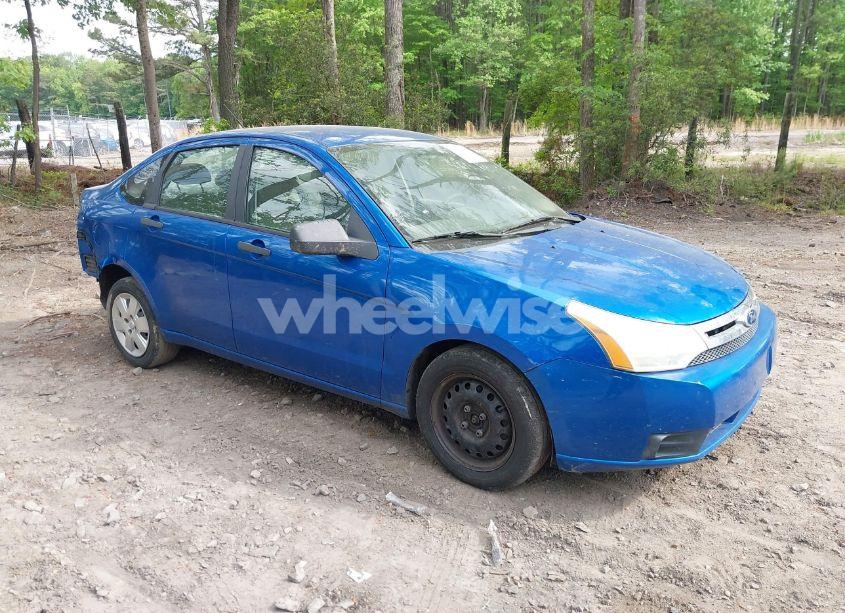2011 Ford Focus S (VIN 1FAHP3EN3BW124922) main photo