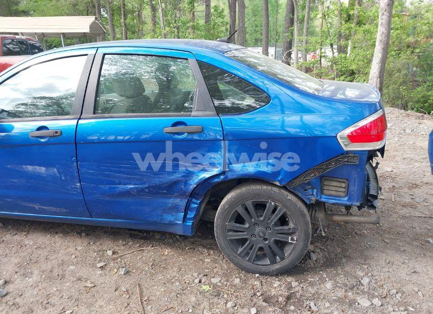 Photo 6 of 2011 Ford Focus S (VIN 1FAHP3EN3BW124922)