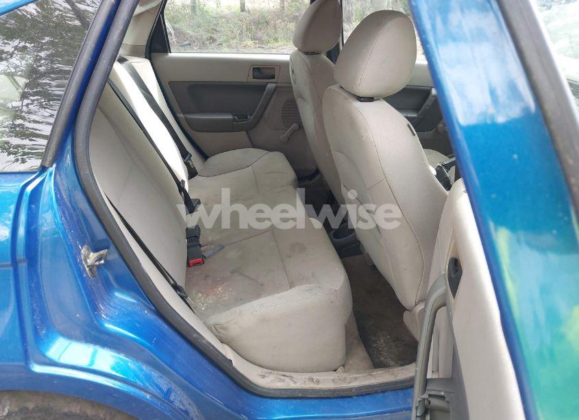 Photo 8 of 2011 Ford Focus S (VIN 1FAHP3EN3BW124922)