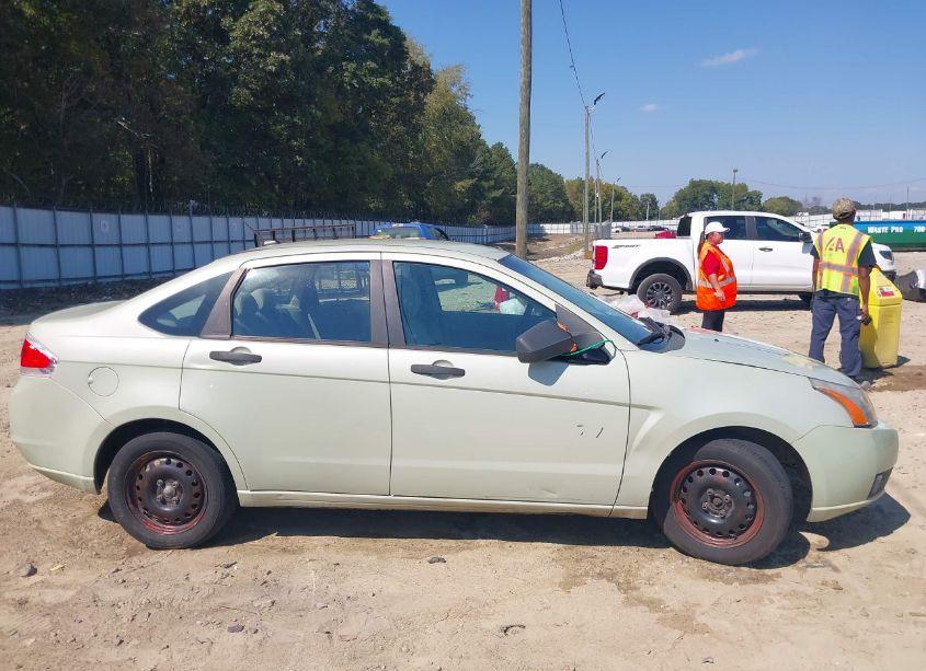 Photo 13 of 2010 Ford Focus S (VIN 1FAHP3EN4AW152369)