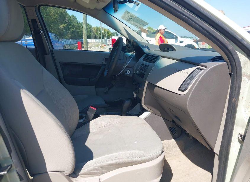 Photo 5 of 2010 Ford Focus S (VIN 1FAHP3EN4AW152369)