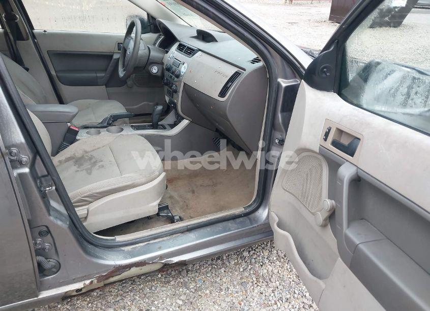 Photo 5 of 2010 Ford Focus S (VIN 1FAHP3EN4AW293085)