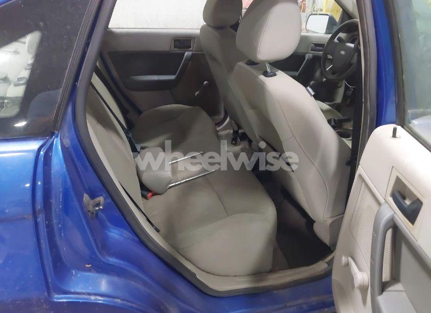 Photo 8 of 2010 Ford Focus S (VIN 1FAHP3EN5AW238600)