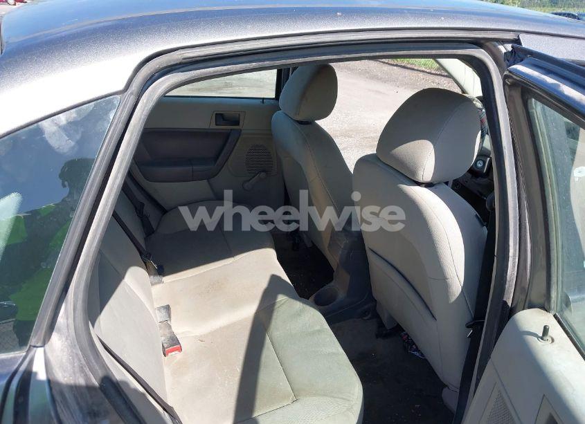 Photo 8 of 2011 Ford Focus S (VIN 1FAHP3EN6BW142668)