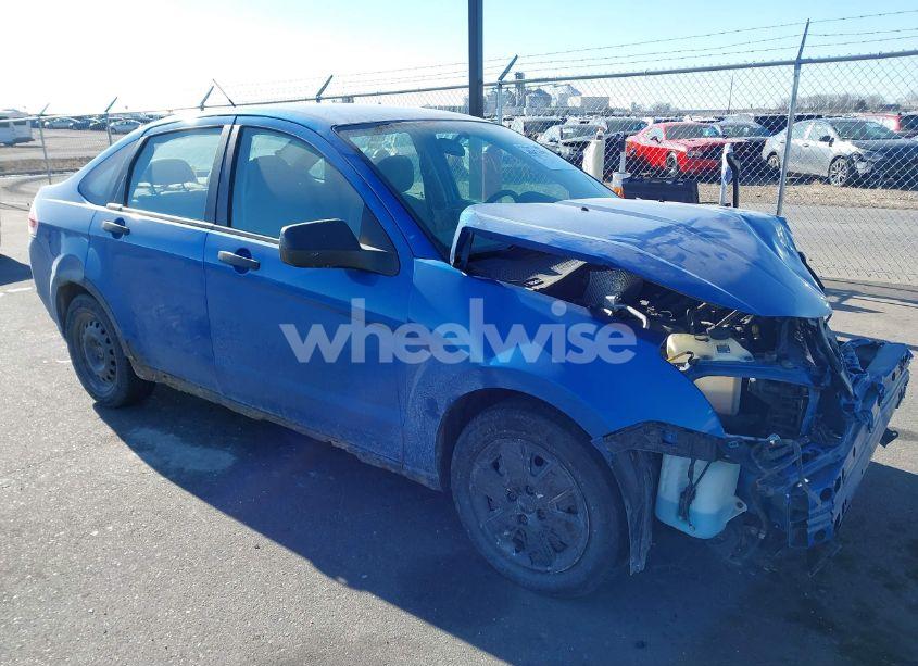 2010 Ford Focus S (VIN 1FAHP3EN7AW104476) main photo