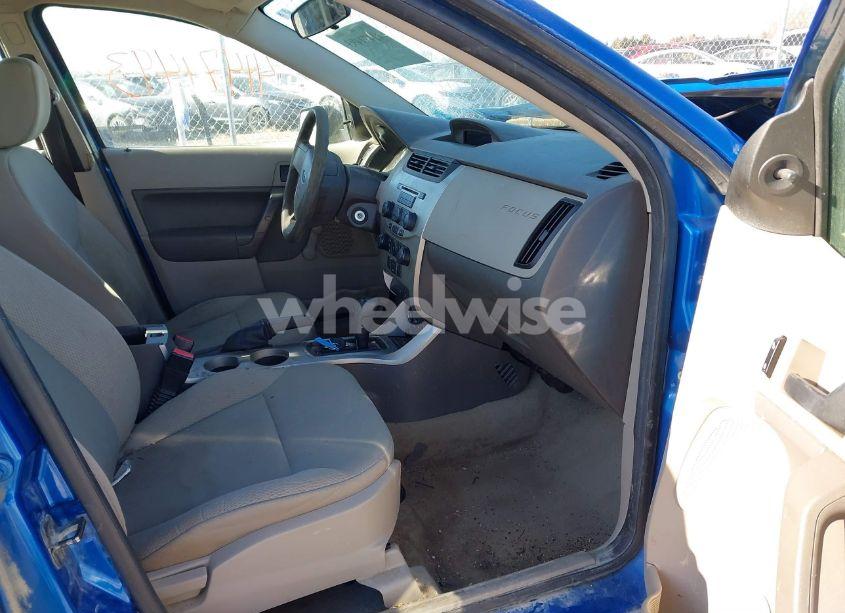 Photo 5 of 2010 Ford Focus S (VIN 1FAHP3EN7AW104476)