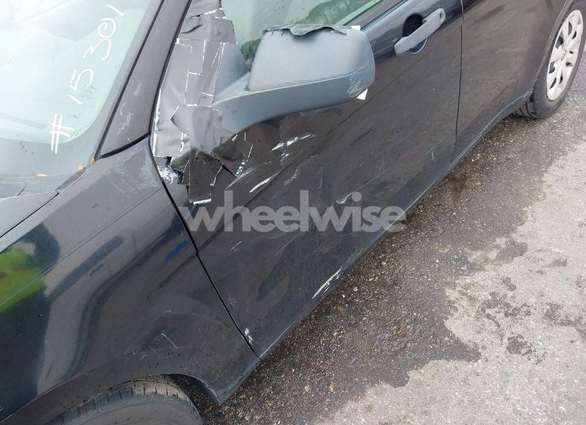 Photo 6 of 2010 Ford Focus S (VIN 1FAHP3EN7AW153015)