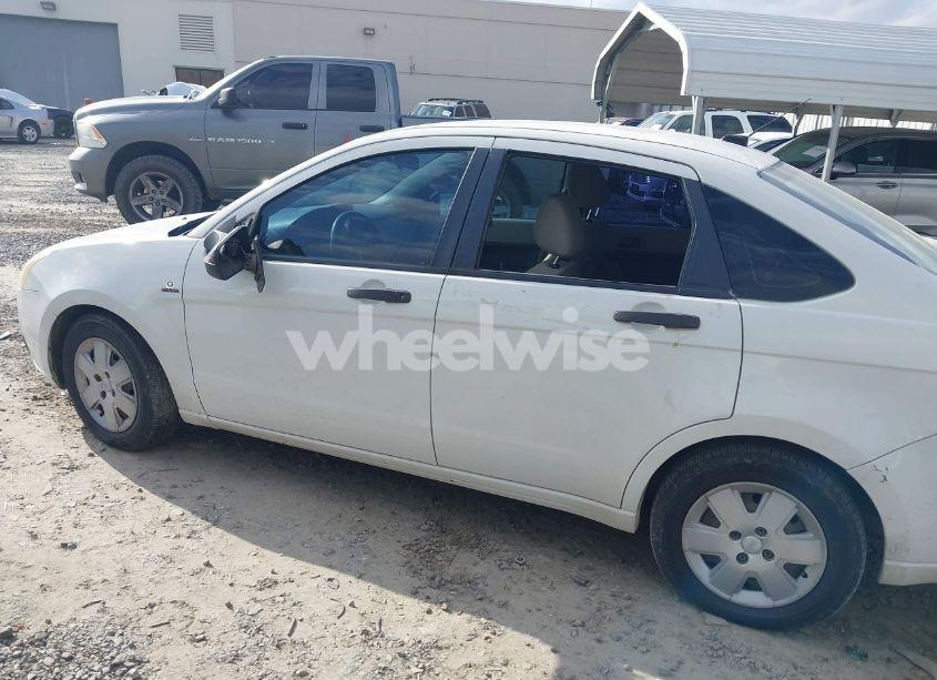 Photo 14 of 2010 Ford Focus S (VIN 1FAHP3EN7AW216713)