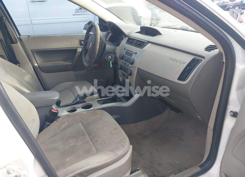 Photo 5 of 2010 Ford Focus S (VIN 1FAHP3EN7AW216713)