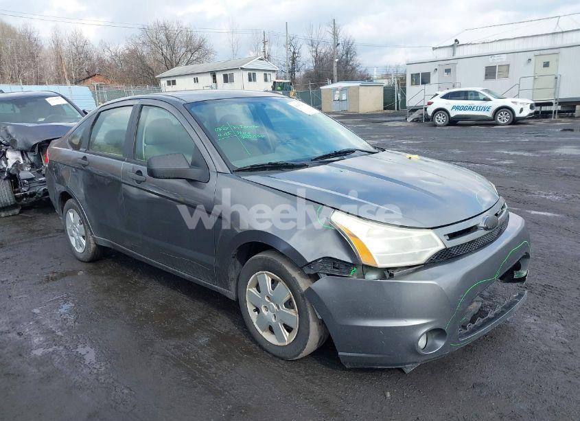 2010 Ford Focus S (VIN 1FAHP3EN7AW260890) main photo