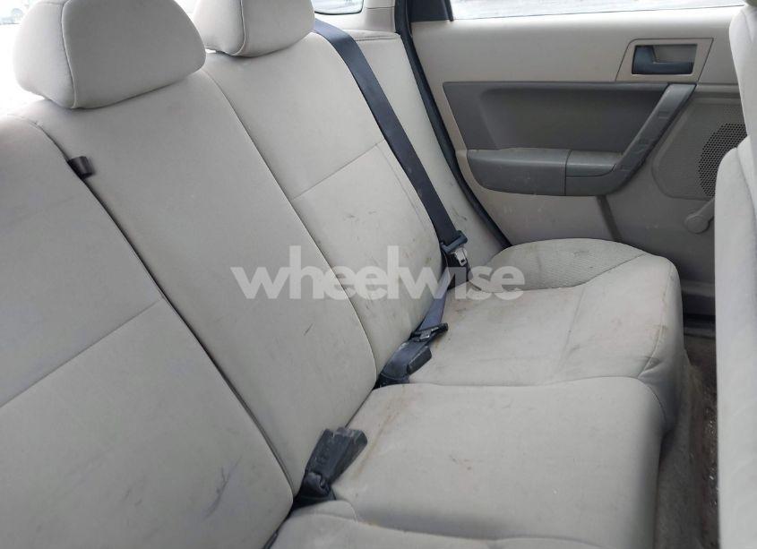 Photo 8 of 2010 Ford Focus S (VIN 1FAHP3EN7AW260890)