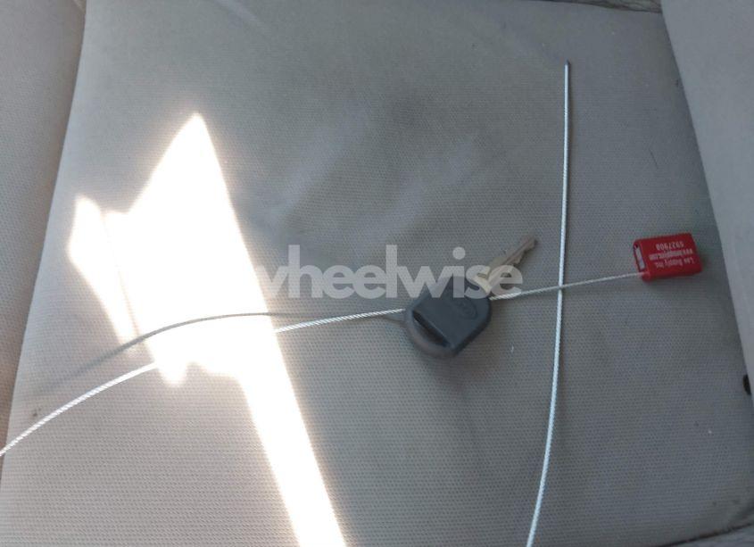 Photo 11 of 2010 Ford Focus S (VIN 1FAHP3EN7AW293968)