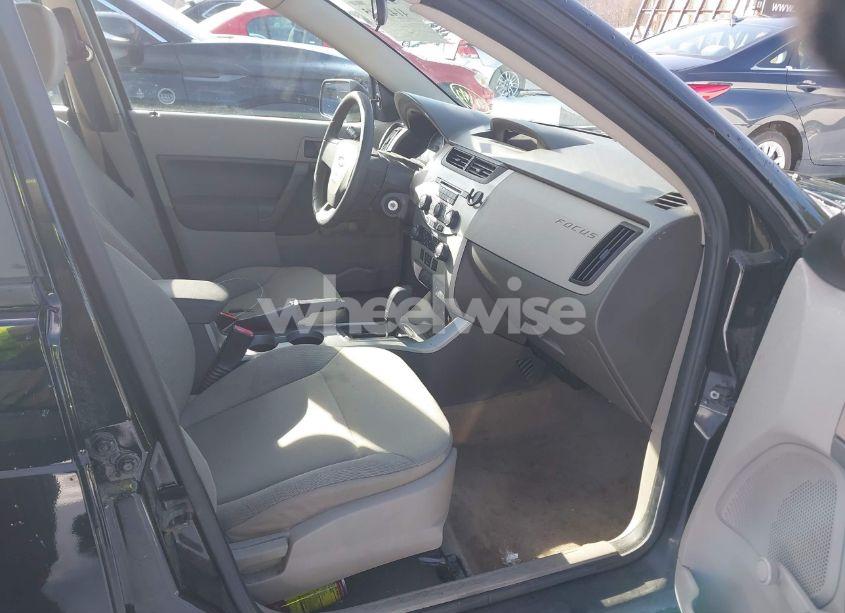 Photo 5 of 2010 Ford Focus S (VIN 1FAHP3EN7AW293968)