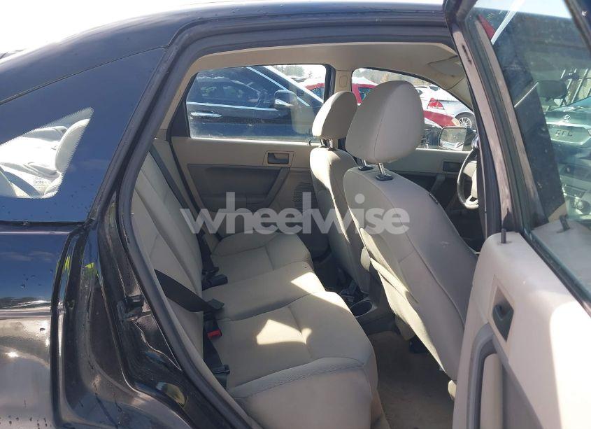 Photo 8 of 2010 Ford Focus S (VIN 1FAHP3EN7AW293968)