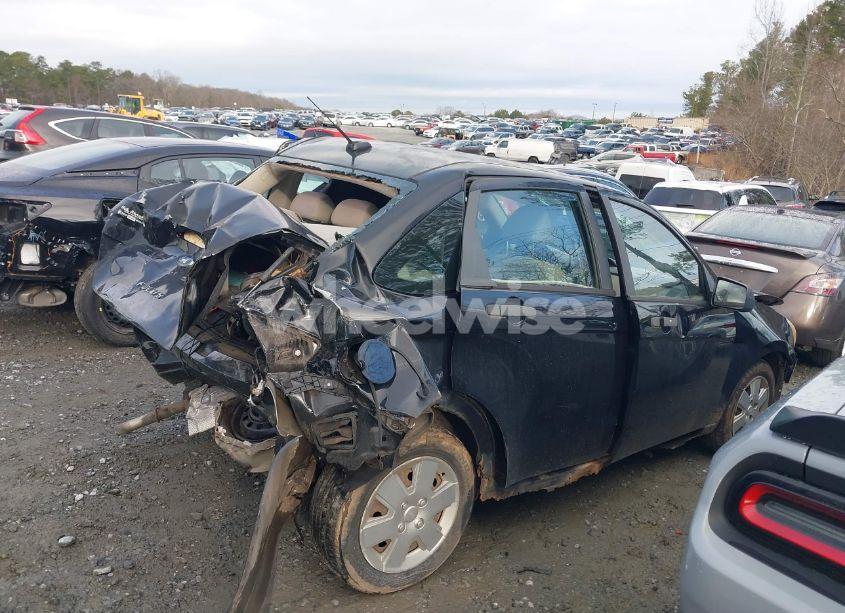 Photo 13 of 2010 Ford Focus S (VIN 1FAHP3EN9AW170219)