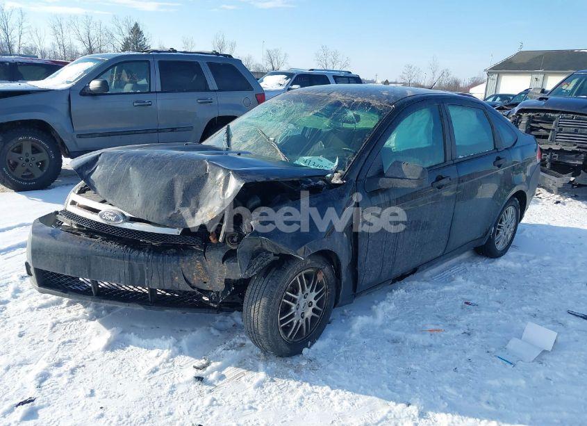 Photo 2 of 2010 Ford Focus S (VIN 1FAHP3ENXAW106206)