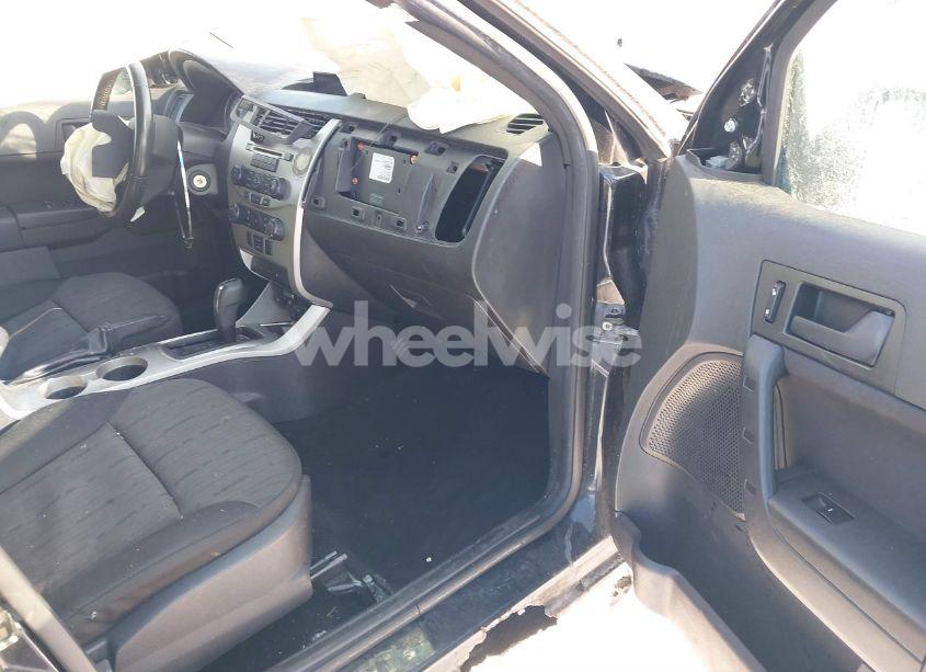 Photo 5 of 2010 Ford Focus S (VIN 1FAHP3ENXAW106206)