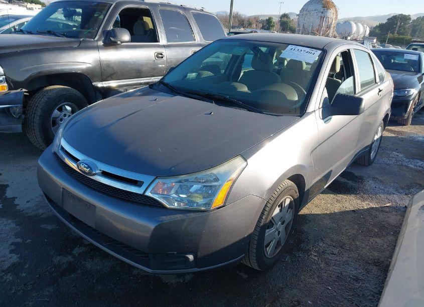 Photo 2 of 2010 Ford Focus S (VIN 1FAHP3ENXAW142767)