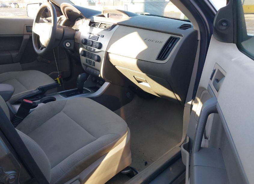 Photo 5 of 2010 Ford Focus S (VIN 1FAHP3ENXAW142767)