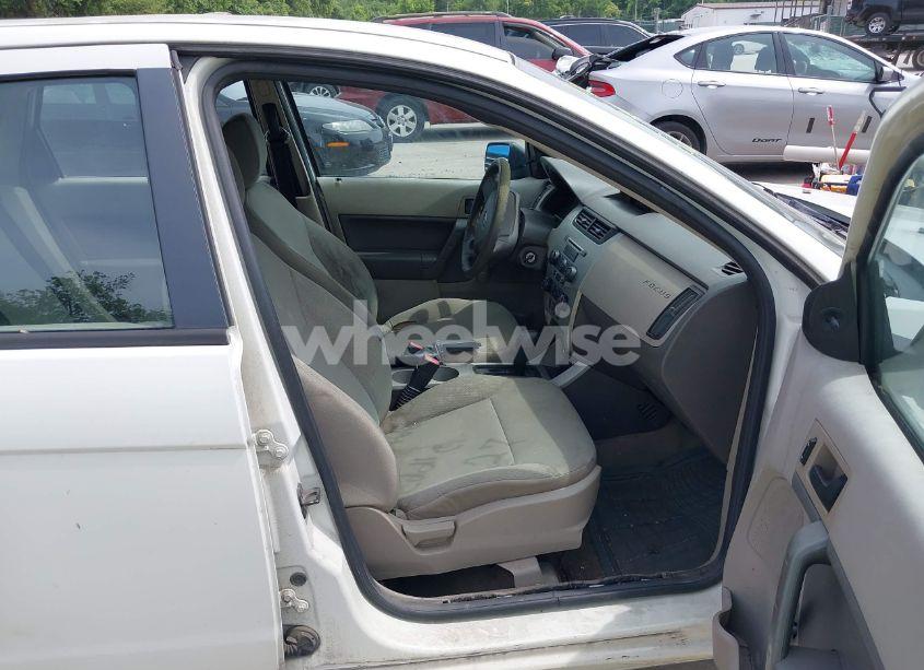 Photo 5 of 2010 Ford Focus S (VIN 1FAHP3ENXAW277313)