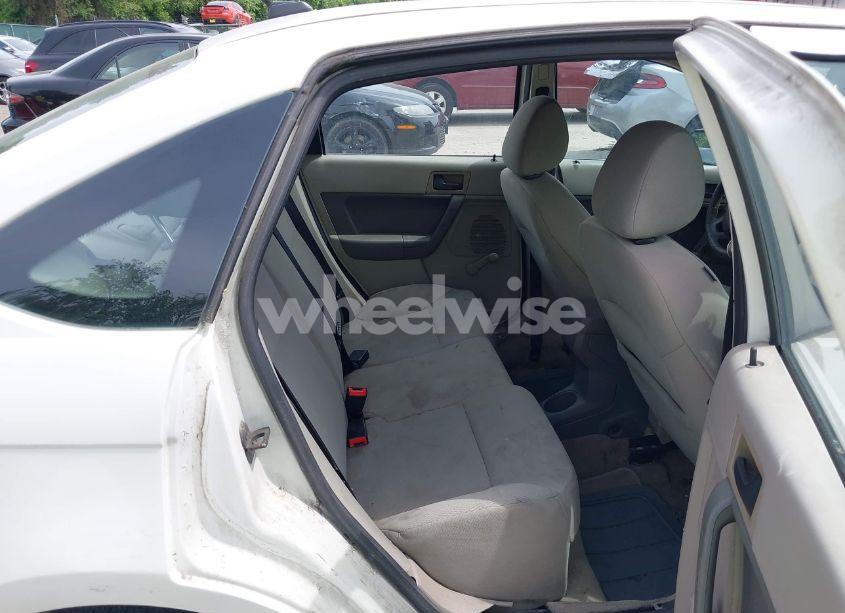 Photo 8 of 2010 Ford Focus S (VIN 1FAHP3ENXAW277313)