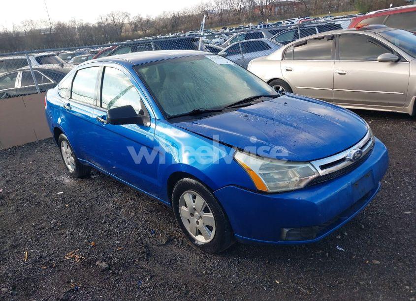 2011 Ford Focus S (VIN 1FAHP3ENXBW127008) main photo