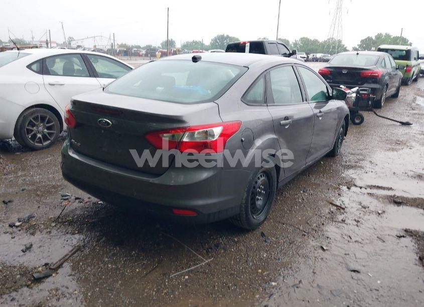 Photo 4 of 2012 Ford Focus SE (VIN 1FAHP3F20CL138736)