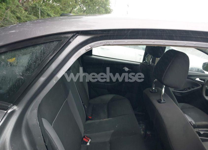 Photo 8 of 2012 Ford Focus SE (VIN 1FAHP3F20CL138736)