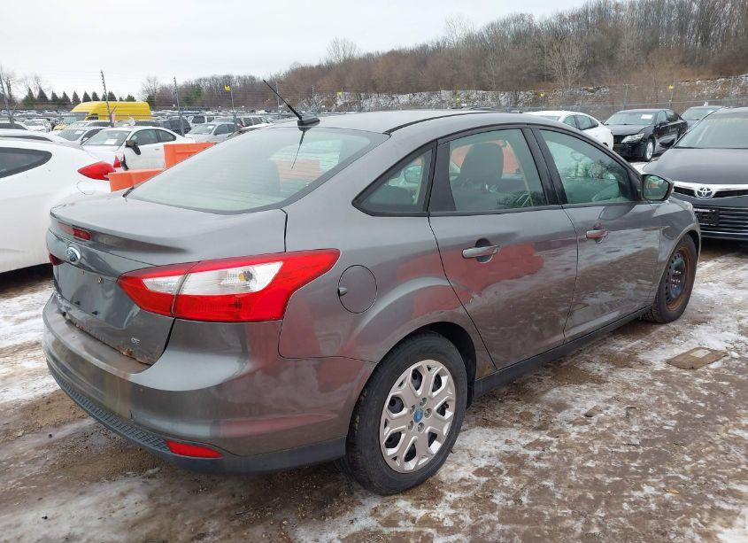 Photo 4 of 2012 Ford Focus SE (VIN 1FAHP3F20CL182851)