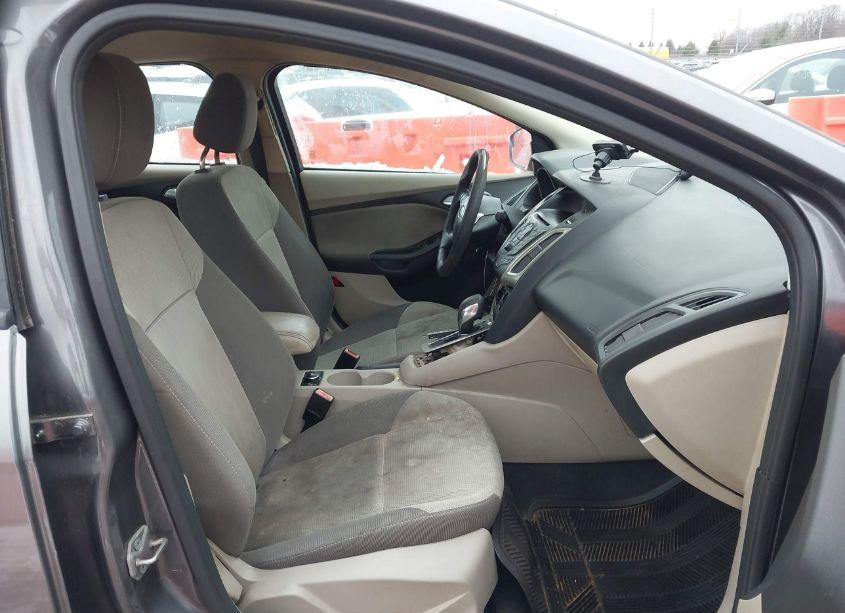 Photo 5 of 2012 Ford Focus SE (VIN 1FAHP3F20CL182851)