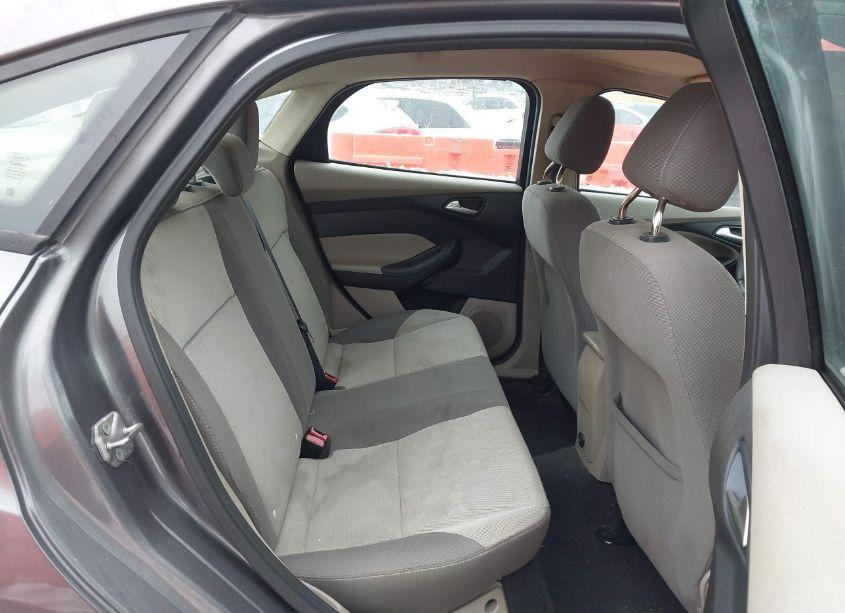 Photo 8 of 2012 Ford Focus SE (VIN 1FAHP3F20CL182851)