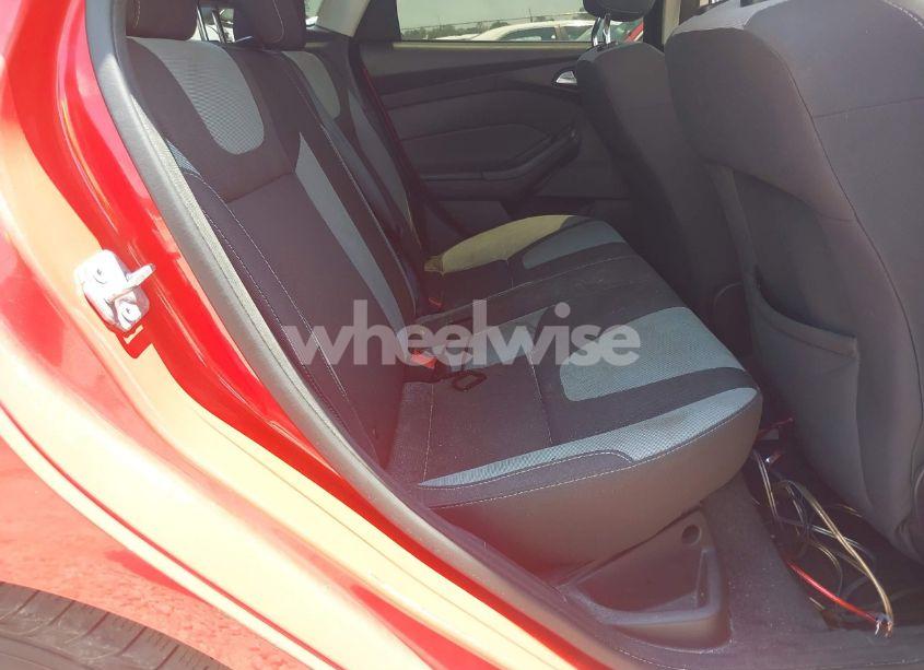 Photo 8 of 2012 Ford Focus SE (VIN 1FAHP3F20CL205755)