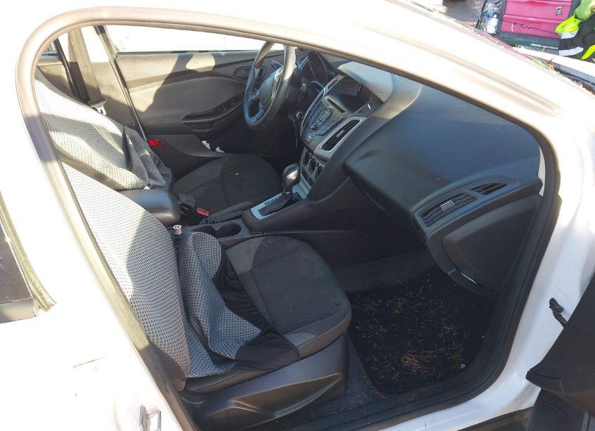 Photo 5 of 2012 Ford Focus SE (VIN 1FAHP3F20CL258665)