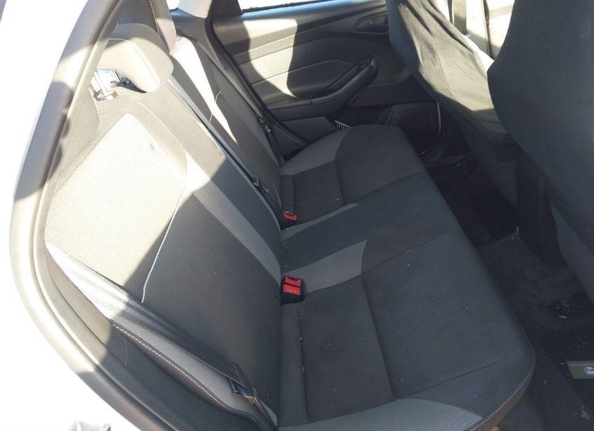 Photo 8 of 2012 Ford Focus SE (VIN 1FAHP3F20CL258665)