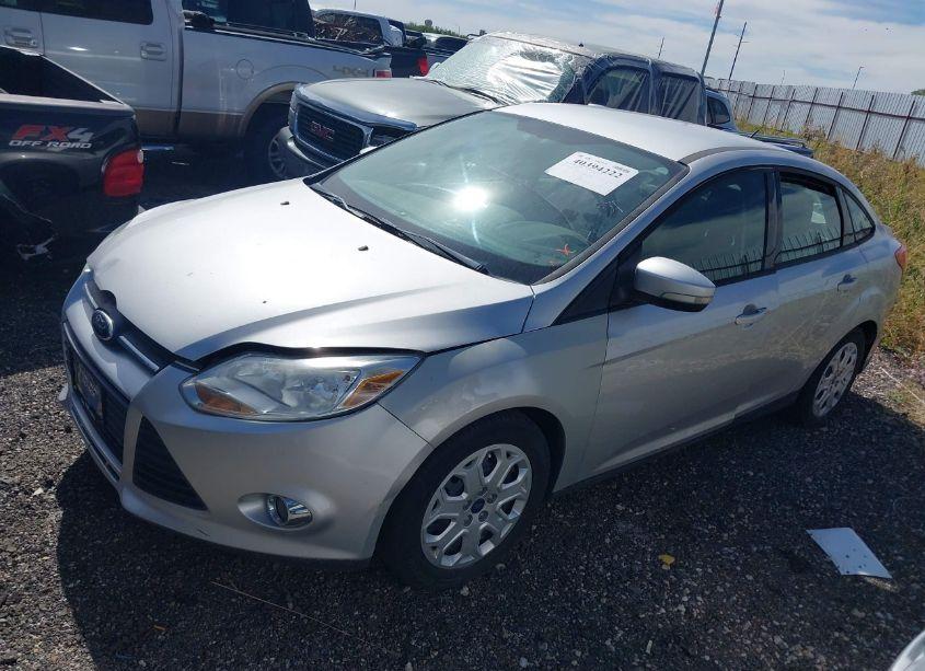Photo 2 of 2012 Ford Focus SE (VIN 1FAHP3F20CL371631)