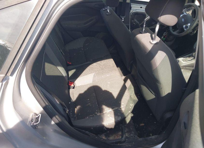 Photo 8 of 2012 Ford Focus SE (VIN 1FAHP3F20CL371631)