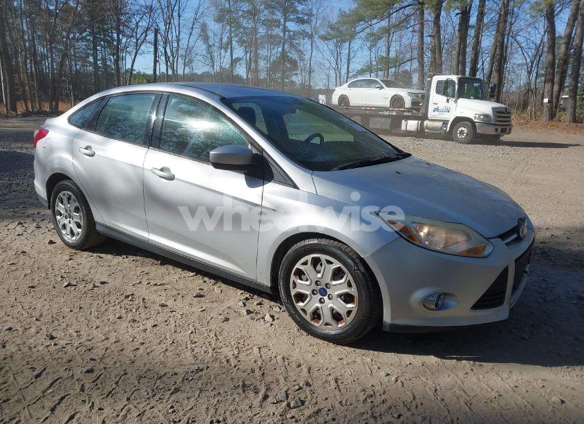 2012 Ford Focus SE (VIN 1FAHP3F20CL372603) main photo