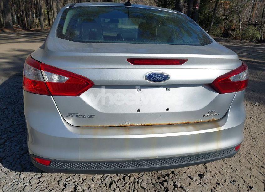 Photo 6 of 2012 Ford Focus SE (VIN 1FAHP3F20CL372603)