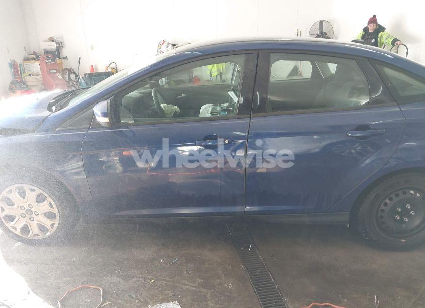 Photo 15 of 2012 Ford Focus SE (VIN 1FAHP3F20CL421086)