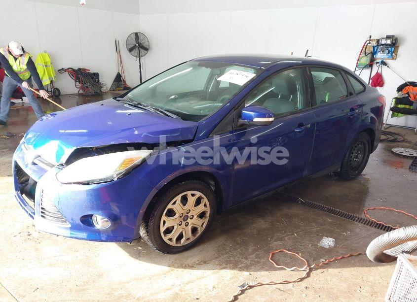 Photo 2 of 2012 Ford Focus SE (VIN 1FAHP3F20CL421086)