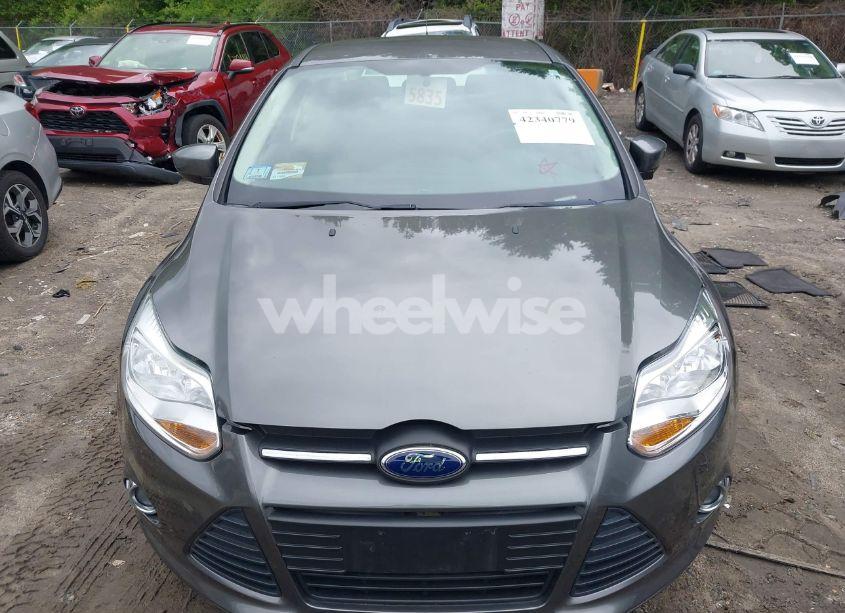 Photo 12 of 2012 Ford Focus SE (VIN 1FAHP3F20CL441810)