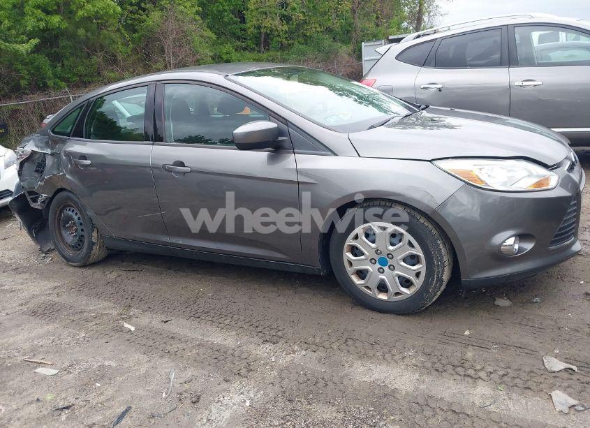 Photo 13 of 2012 Ford Focus SE (VIN 1FAHP3F20CL441810)