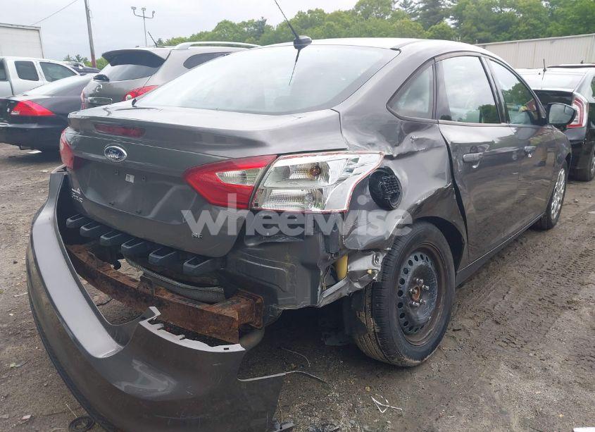 Photo 4 of 2012 Ford Focus SE (VIN 1FAHP3F20CL441810)