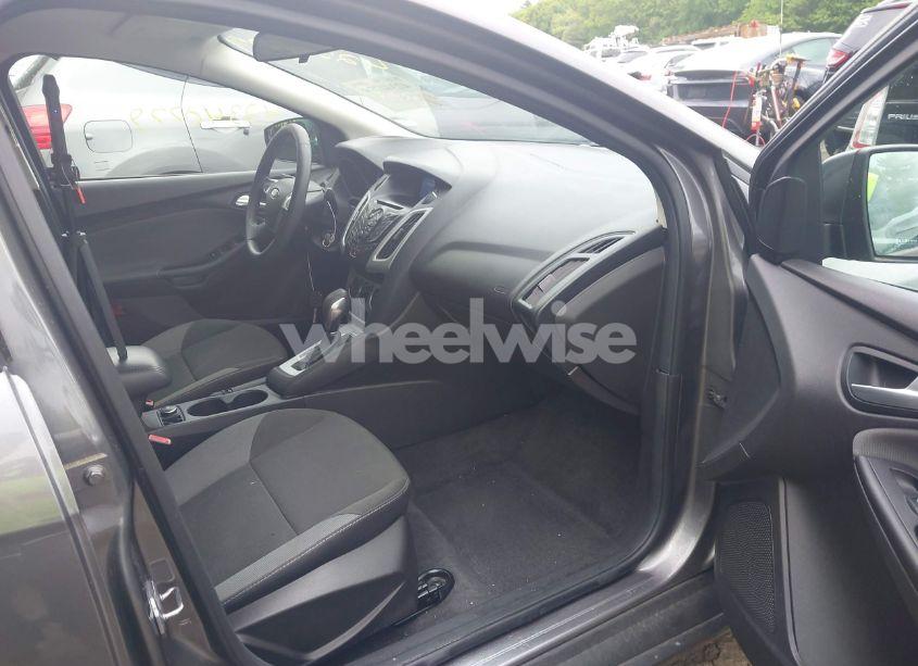 Photo 5 of 2012 Ford Focus SE (VIN 1FAHP3F20CL441810)