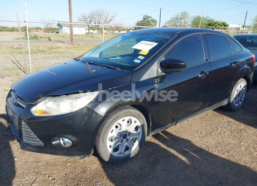 Photo 2 of 2012 Ford Focus SE (VIN 1FAHP3F20CL455495)
