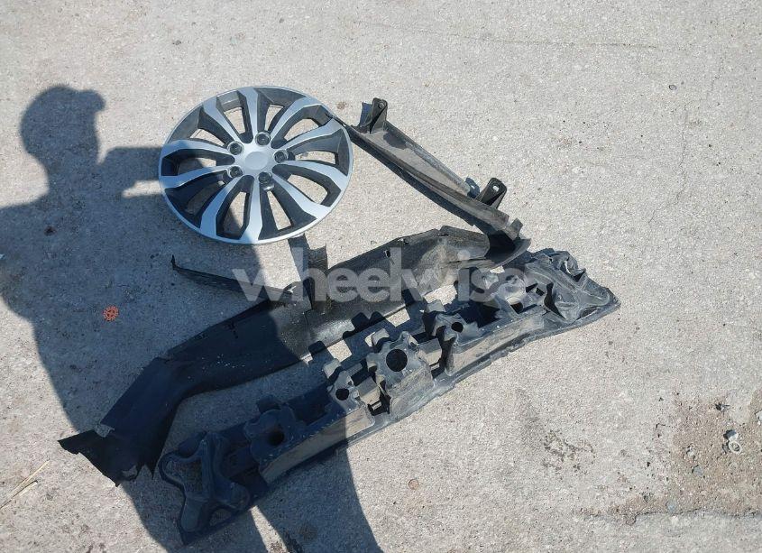 Photo 12 of 2012 Ford Focus SE (VIN 1FAHP3F20CL456565)