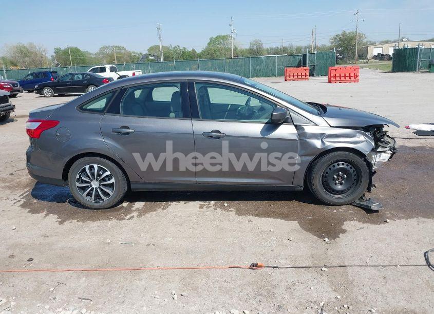 Photo 14 of 2012 Ford Focus SE (VIN 1FAHP3F20CL456565)