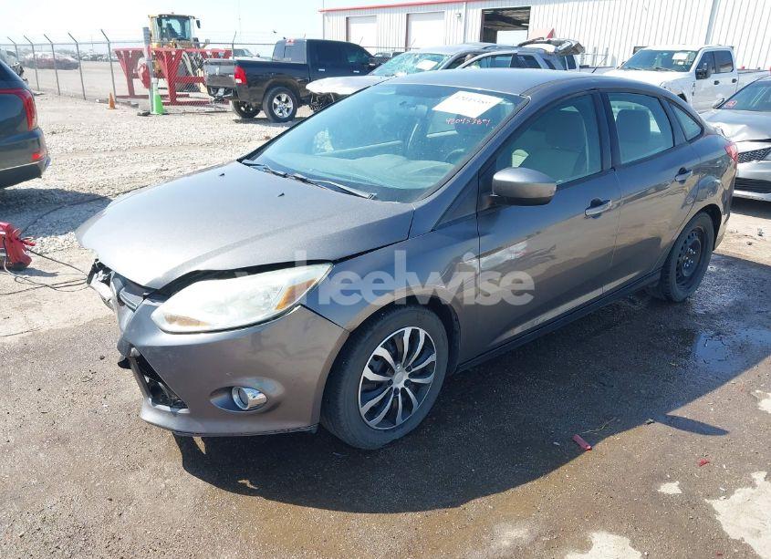 Photo 2 of 2012 Ford Focus SE (VIN 1FAHP3F20CL456565)